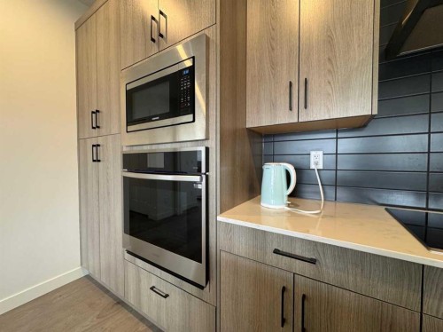 1207-55 Lucas Nw, Calgary, AB - Indoor Photo Showing Kitchen