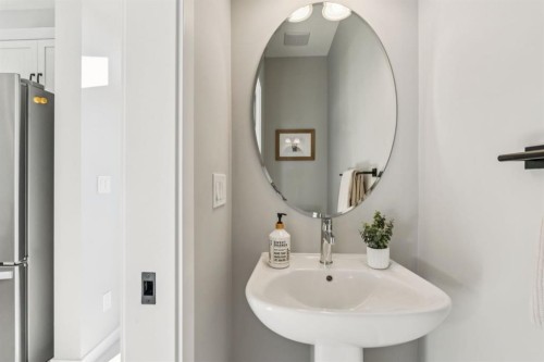 22 Precedence Glen, Cochrane, AB 