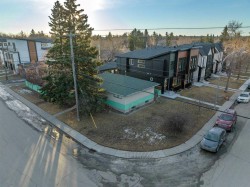 4313 30 Avenue SW Calgary, AB T3E 0T4