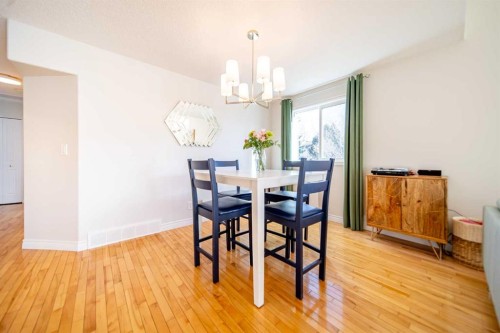 4 Cedargrove Road Sw, Calgary, AB - Indoor Photo Showing Dining Room