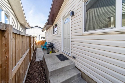 4 Cedargrove Road Sw, Calgary, AB - Outdoor With Exterior