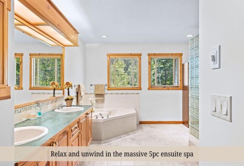 18 Juniper Ridge, Canmore, AB - Indoor Photo Showing Bathroom