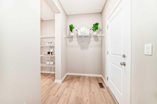 58 Walgrove Bay Se, Calgary, AB - Indoor Photo Showing Other Room