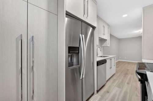 128 Corner Meadows Gate Ne, Calgary, AB - Indoor Photo Showing Kitchen