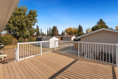 21 Pearson Place, Carstairs, AB - Outdoor With Deck Patio Veranda With Exterior