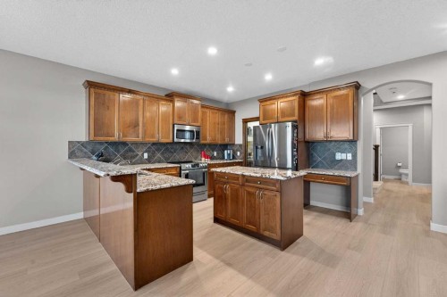 91 Kinlea Link Nw, Calgary, AB - Indoor Photo Showing Kitchen