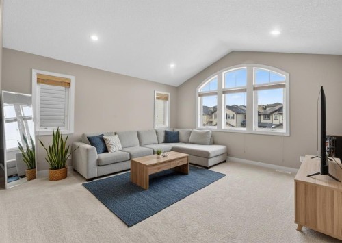 91 Kinlea Link Nw, Calgary, AB - Indoor Photo Showing Living Room