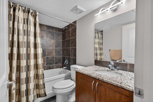 91 Kinlea Link Nw, Calgary, AB - Indoor Photo Showing Bathroom