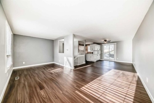 3613 28A Avenue Se, Calgary, AB - Indoor