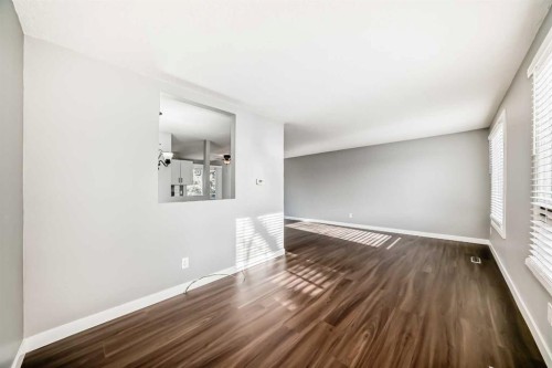 3613 28A Avenue Se, Calgary, AB - Indoor Photo Showing Other Room