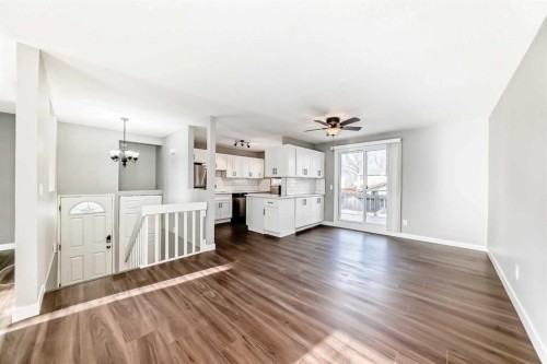 3613 28A Avenue Se, Calgary, AB - Indoor