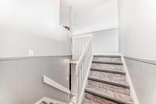 3613 28A Avenue Se, Calgary, AB - Indoor Photo Showing Other Room