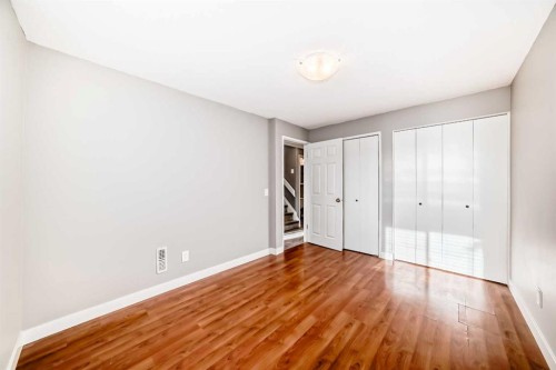 3613 28A Avenue Se, Calgary, AB - Indoor Photo Showing Other Room
