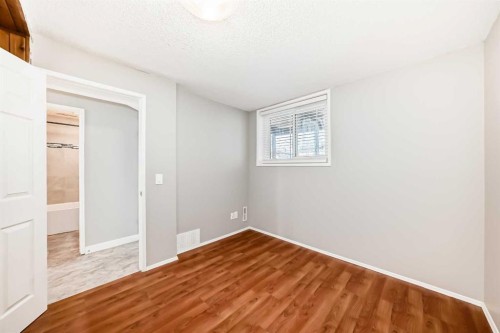 3613 28A Avenue Se, Calgary, AB - Indoor Photo Showing Other Room