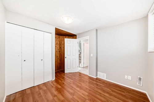 3613 28A Avenue Se, Calgary, AB - Indoor Photo Showing Other Room