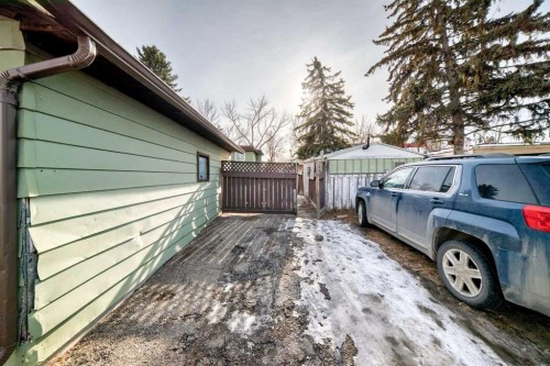 3613 28A Avenue Se, Calgary, AB - Outdoor
