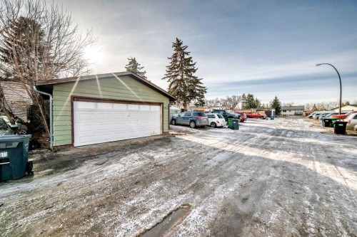 3613 28A Avenue Se, Calgary, AB - Outdoor