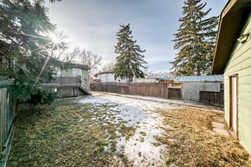3613 28A Avenue Se, Calgary, AB - Outdoor
