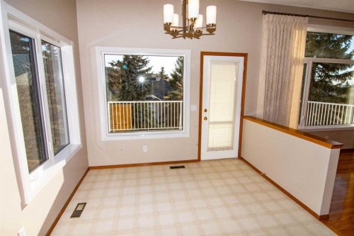 16 Eagleview Heights Nw, Cochrane, AB - Indoor Photo Showing Other Room