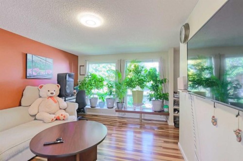 20 Falton Way Ne, Calgary, AB - Indoor