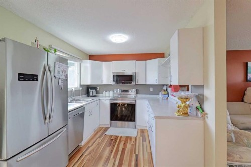 20 Falton Way Ne, Calgary, AB - Indoor Photo Showing Kitchen