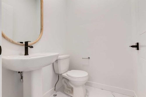203 Tillotson Drive, Okotoks, AB - Indoor Photo Showing Bathroom