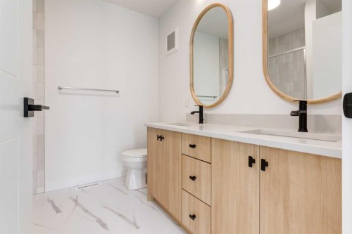 203 Tillotson Drive, Okotoks, AB - Indoor Photo Showing Bathroom