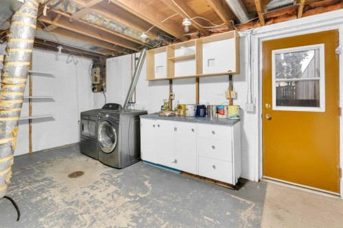 1418 Ranchlands Road Nw, Calgary, AB - Indoor Photo Showing Laundry Room
