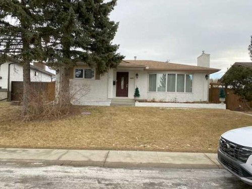 6311 Pineridge Road Ne, Calgary, AB - Outdoor