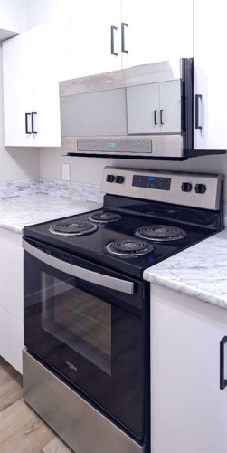 1204-2371 Eversyde Avenue Sw, Calgary, AB - Indoor Photo Showing Kitchen