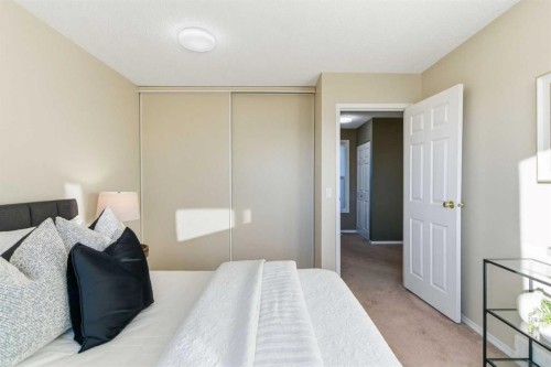 6-99 Grier Place Ne, Calgary, AB - Indoor Photo Showing Bedroom