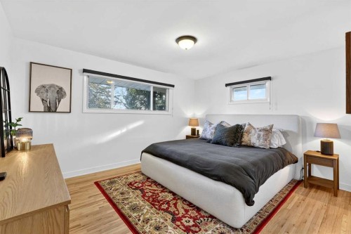 3231 25 Street Sw, Calgary, AB - Indoor Photo Showing Bedroom