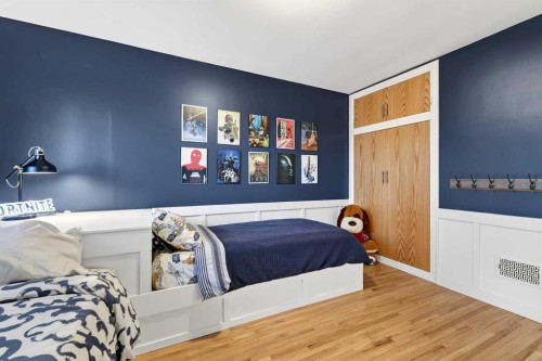 3231 25 Street Sw, Calgary, AB - Indoor Photo Showing Bedroom