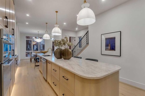 1729 19 Avenue Nw, Calgary, AB - Indoor Photo Showing Kitchen With Upgraded Kitchen