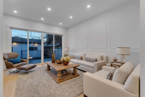 1729 19 Avenue Nw, Calgary, AB - Indoor Photo Showing Living Room