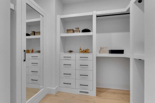 1729 19 Avenue Nw, Calgary, AB - Indoor With Storage