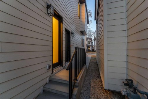 1729 19 Avenue Nw, Calgary, AB - Outdoor With Exterior