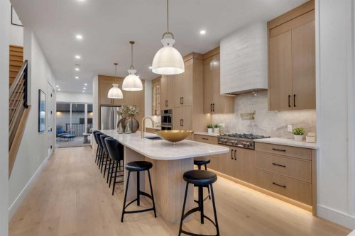1729 19 Avenue Nw, Calgary, AB - Indoor Photo Showing Kitchen With Upgraded Kitchen