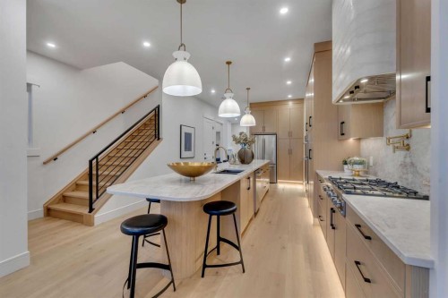 1729 19 Avenue Nw, Calgary, AB - Indoor Photo Showing Kitchen With Upgraded Kitchen