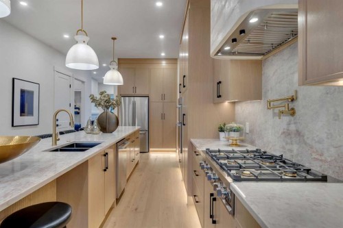 1729 19 Avenue Nw, Calgary, AB - Indoor Photo Showing Kitchen With Double Sink With Upgraded Kitchen