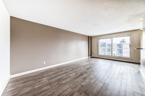 302-4455A Greenview Drive Ne, Calgary, AB - Indoor Photo Showing Other Room