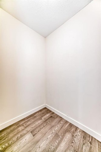 302-4455A Greenview Drive Ne, Calgary, AB - Indoor Photo Showing Other Room