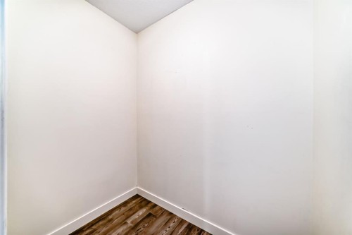 302-4455A Greenview Drive Ne, Calgary, AB - Indoor Photo Showing Other Room