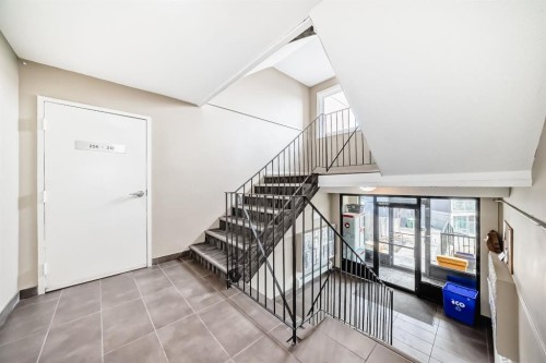 302-4455A Greenview Drive Ne, Calgary, AB - Indoor Photo Showing Other Room