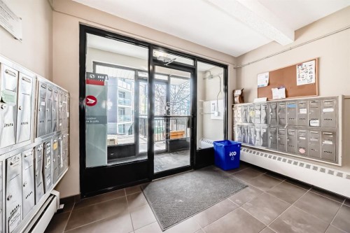 302-4455A Greenview Drive Ne, Calgary, AB - Indoor Photo Showing Other Room