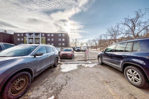 302-4455A Greenview Drive Ne, Calgary, AB - Outdoor