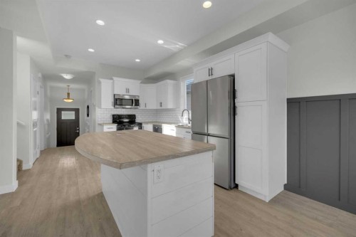 85 Reynolds Road, Sylvan Lake, AB - Indoor Photo Showing Kitchen