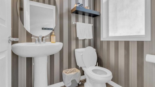 1120 Windhaven Close Sw, Airdrie, AB - Indoor Photo Showing Bathroom
