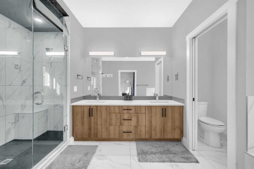 1623 16A Street Se, Calgary, AB - Indoor Photo Showing Bathroom