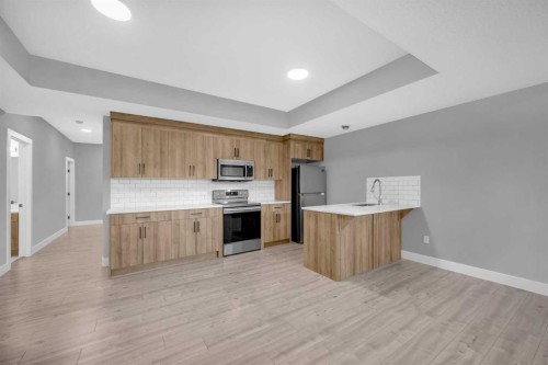 1623 16A Street Se, Calgary, AB - Indoor Photo Showing Kitchen